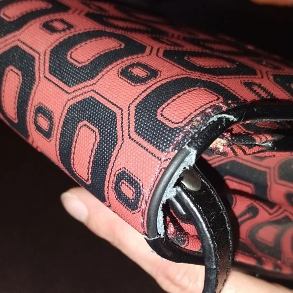 Ohio State Clutch Purse - Picture 6 of 8